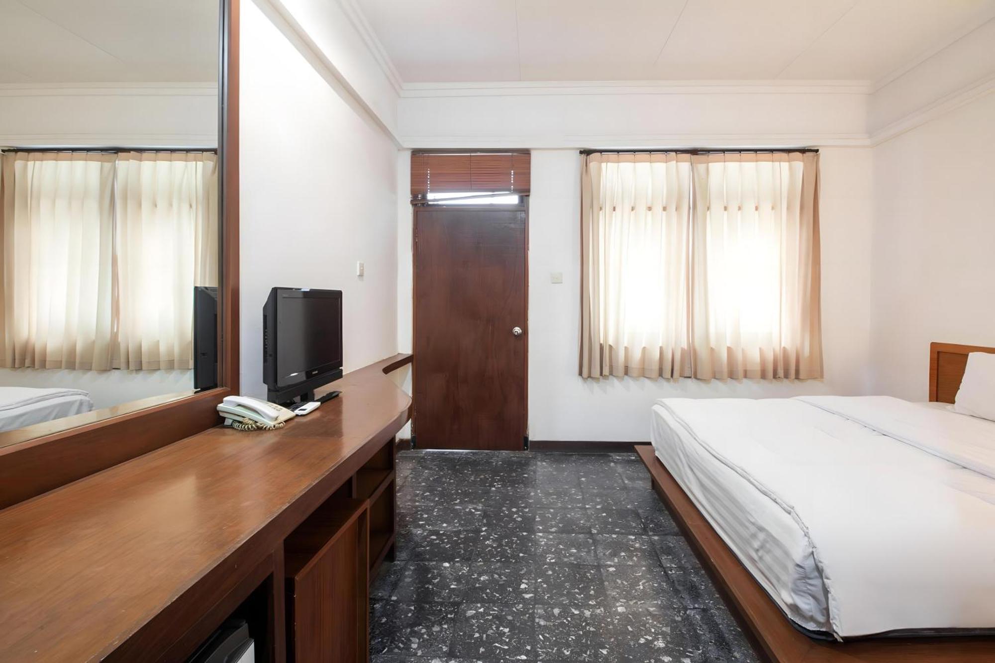 Capital O 93809 Wida Hotel 勒吉安 外观 照片